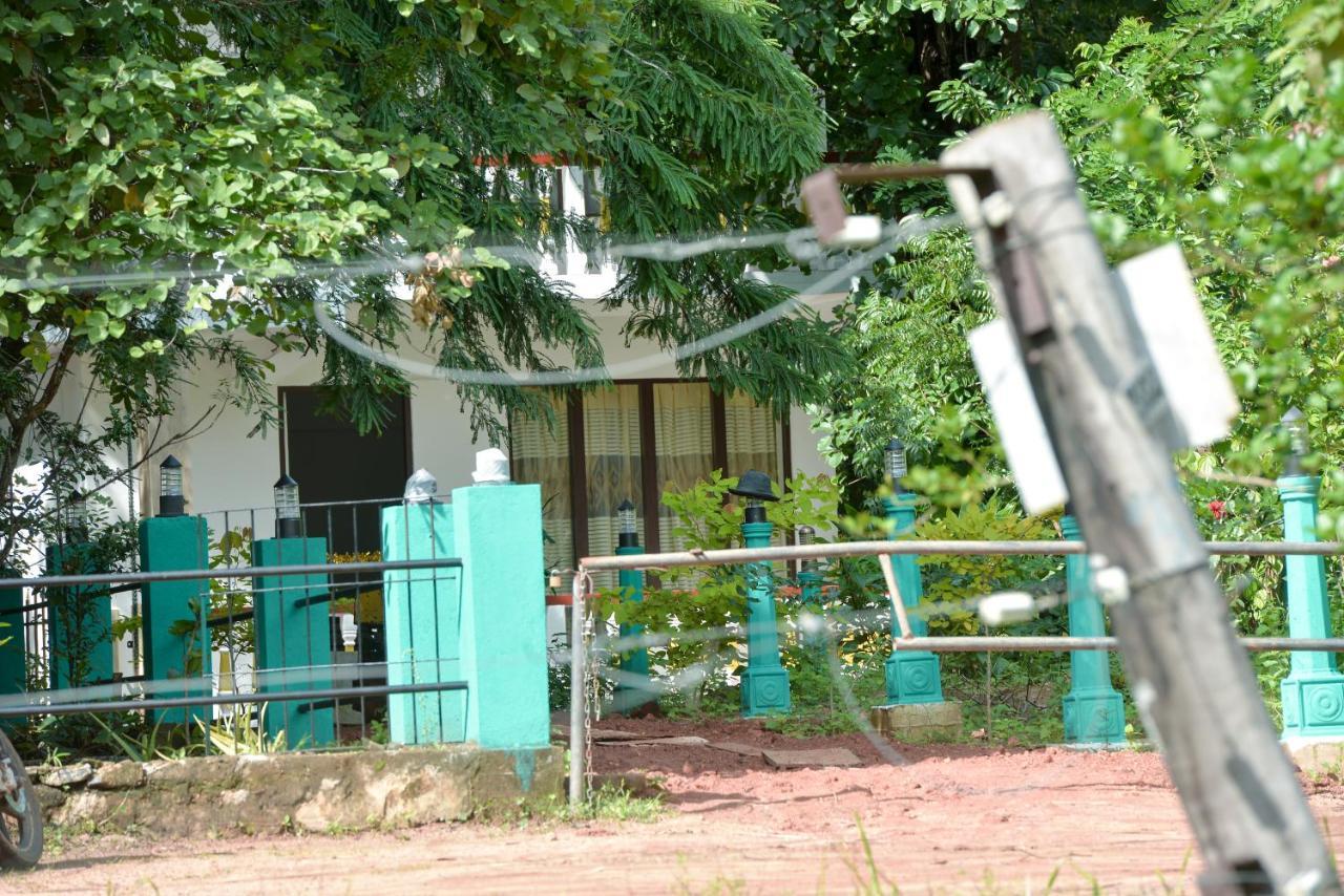 Spice Village Hotel & Restaurant Habarana Bagian luar foto