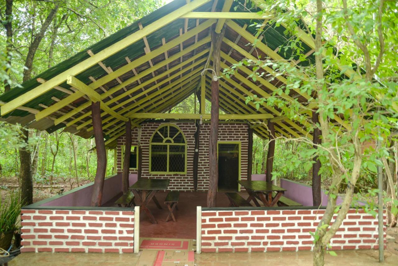 Spice Village Hotel & Restaurant Habarana Bagian luar foto