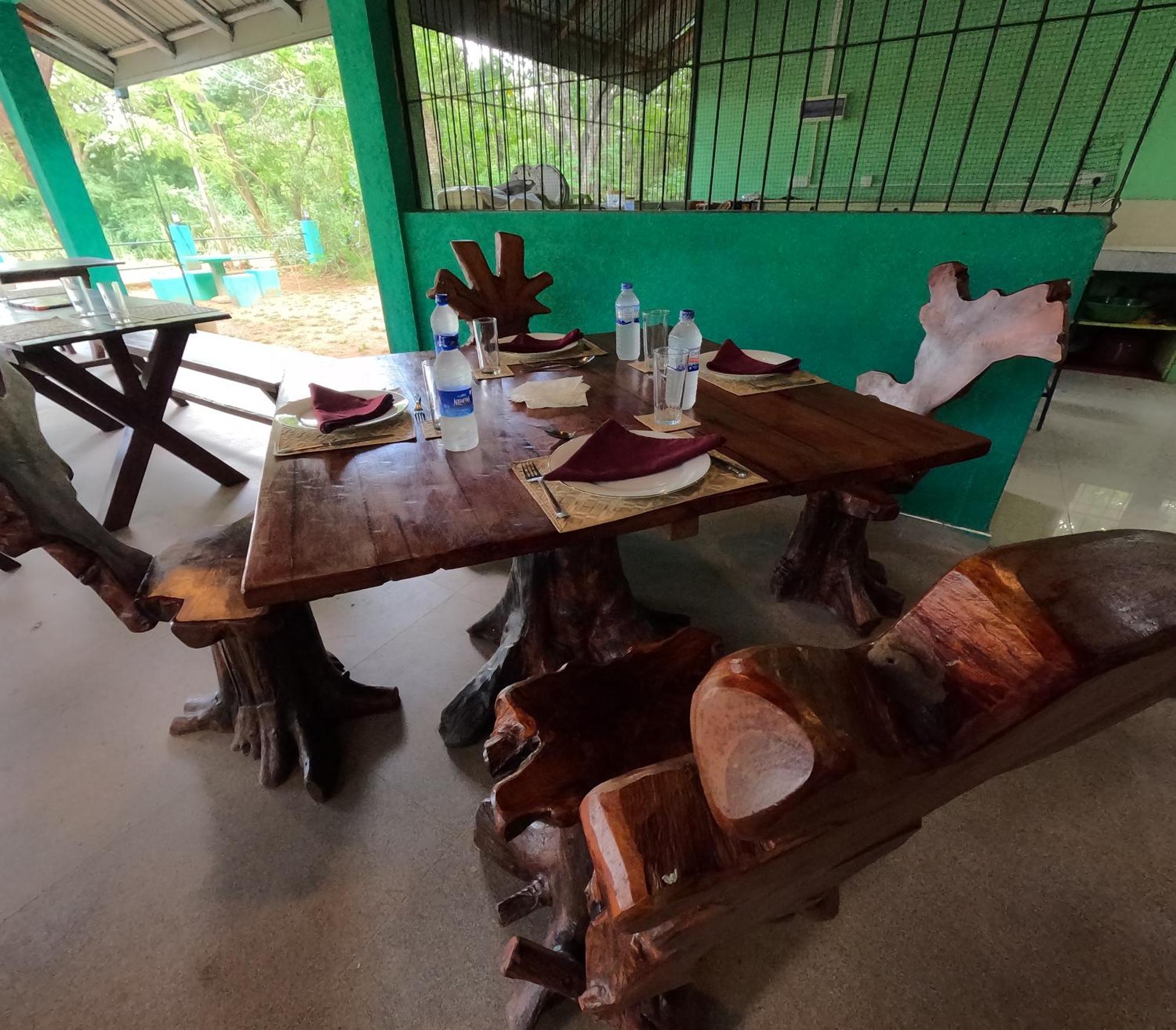 Spice Village Hotel & Restaurant Habarana Bagian luar foto