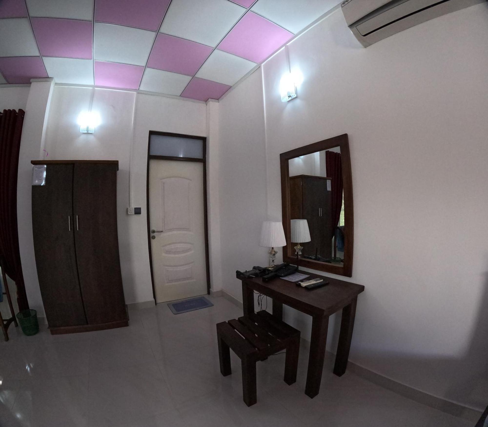 Spice Village Hotel & Restaurant Habarana Bagian luar foto
