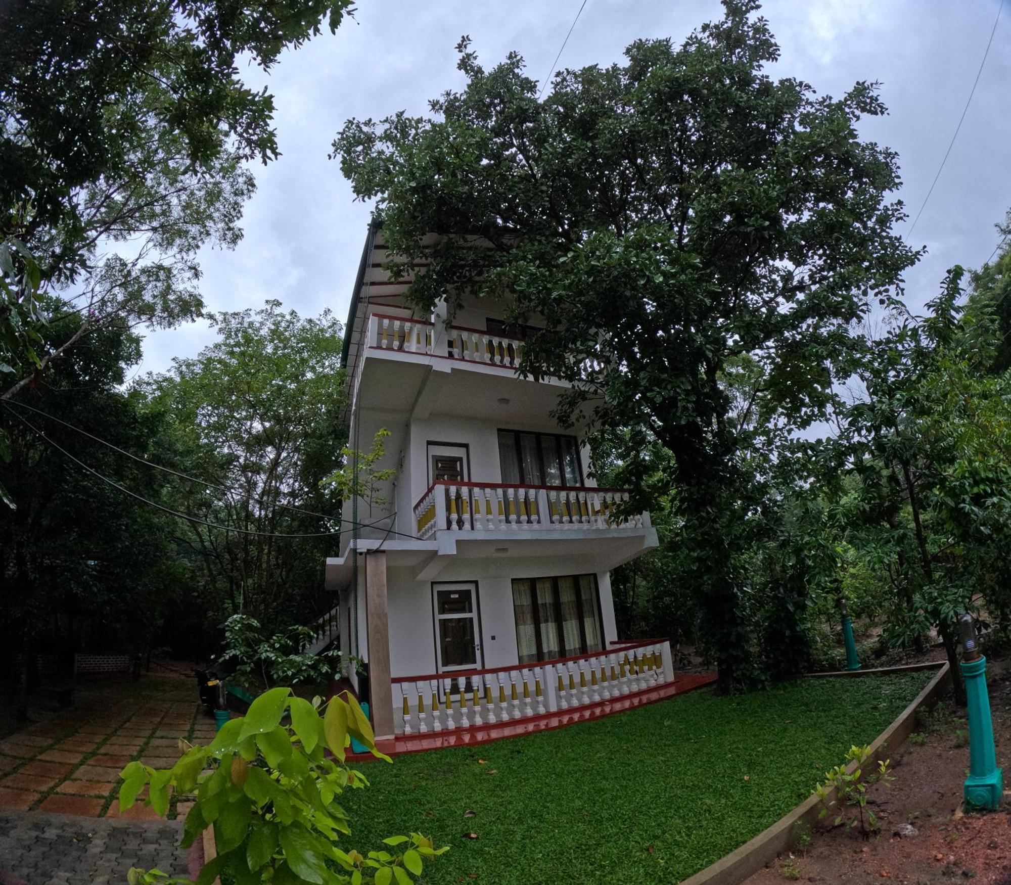 Spice Village Hotel & Restaurant Habarana Bagian luar foto