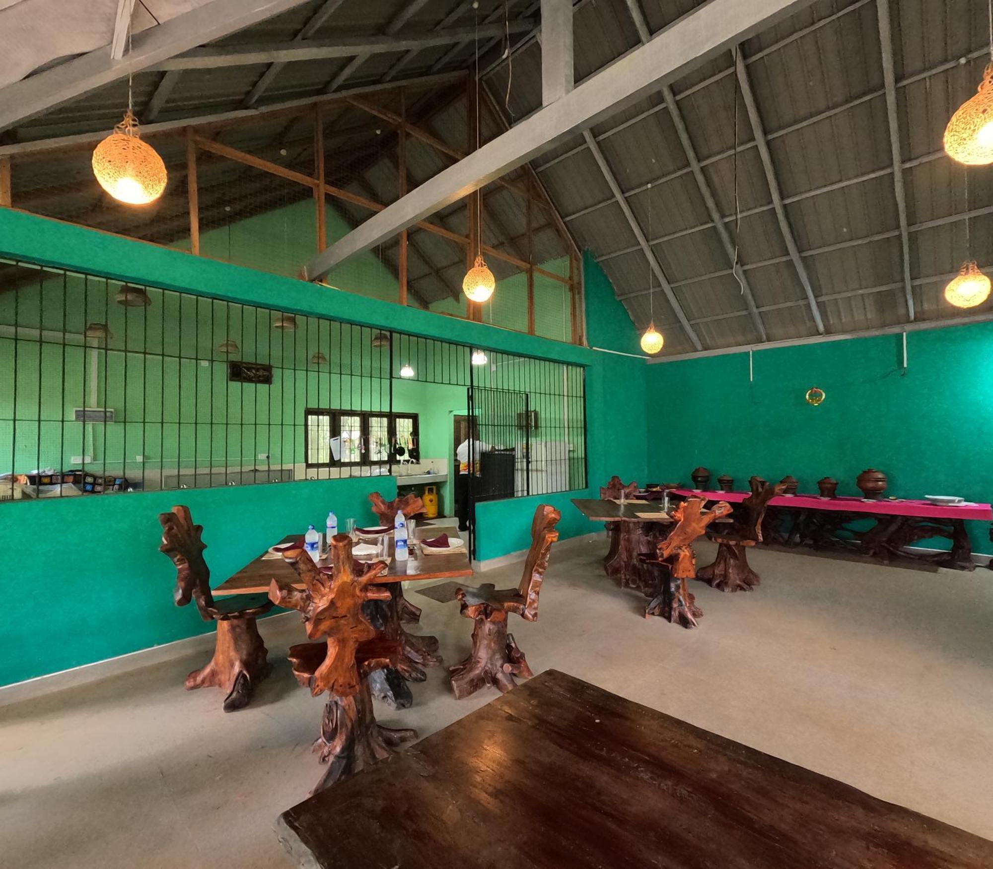 Spice Village Hotel & Restaurant Habarana Bagian luar foto