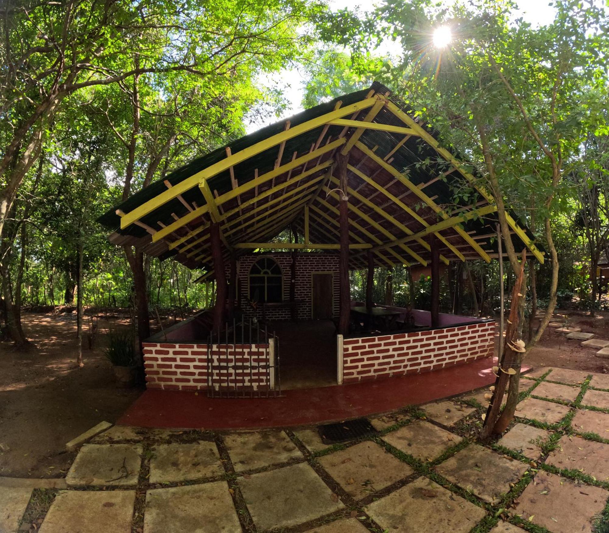 Spice Village Hotel & Restaurant Habarana Bagian luar foto
