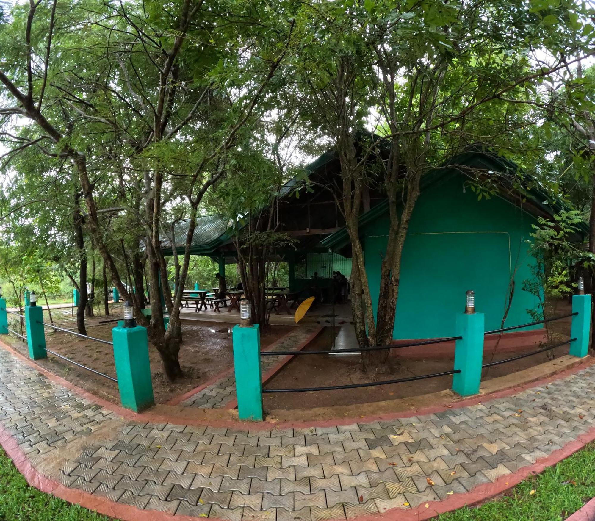 Spice Village Hotel & Restaurant Habarana Bagian luar foto