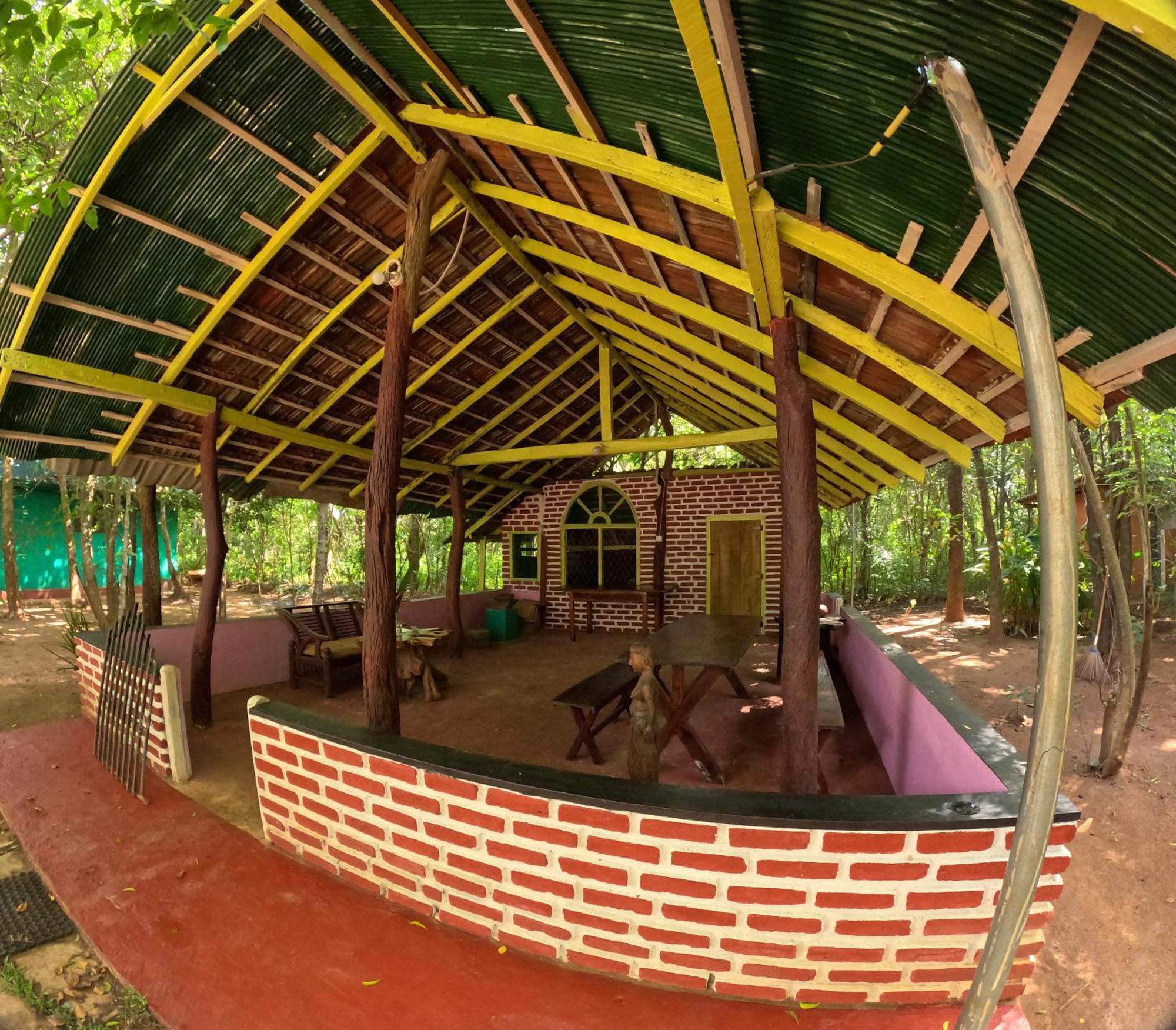 Spice Village Hotel & Restaurant Habarana Bagian luar foto
