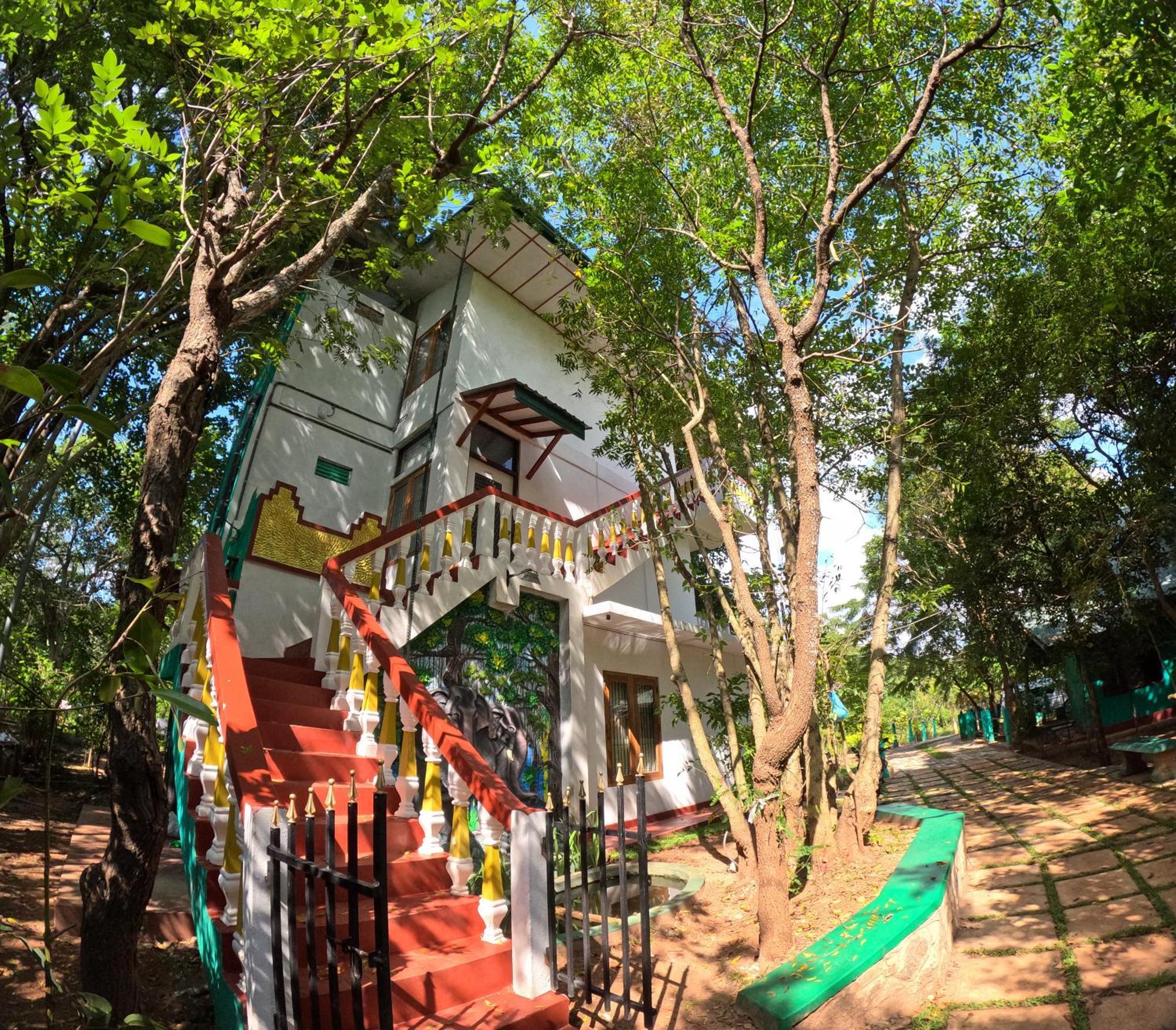 Spice Village Hotel & Restaurant Habarana Bagian luar foto