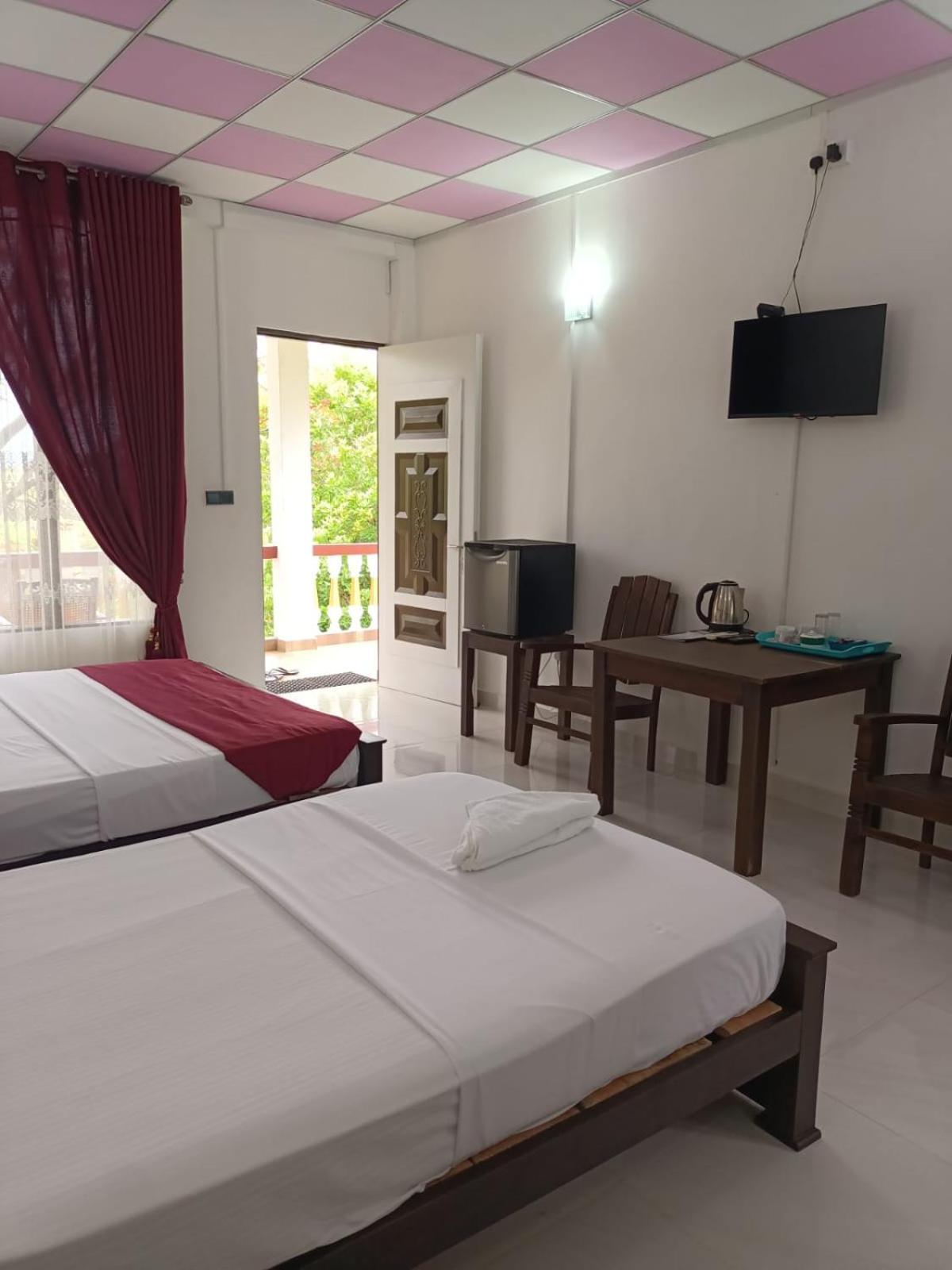 Spice Village Hotel & Restaurant Habarana Bagian luar foto